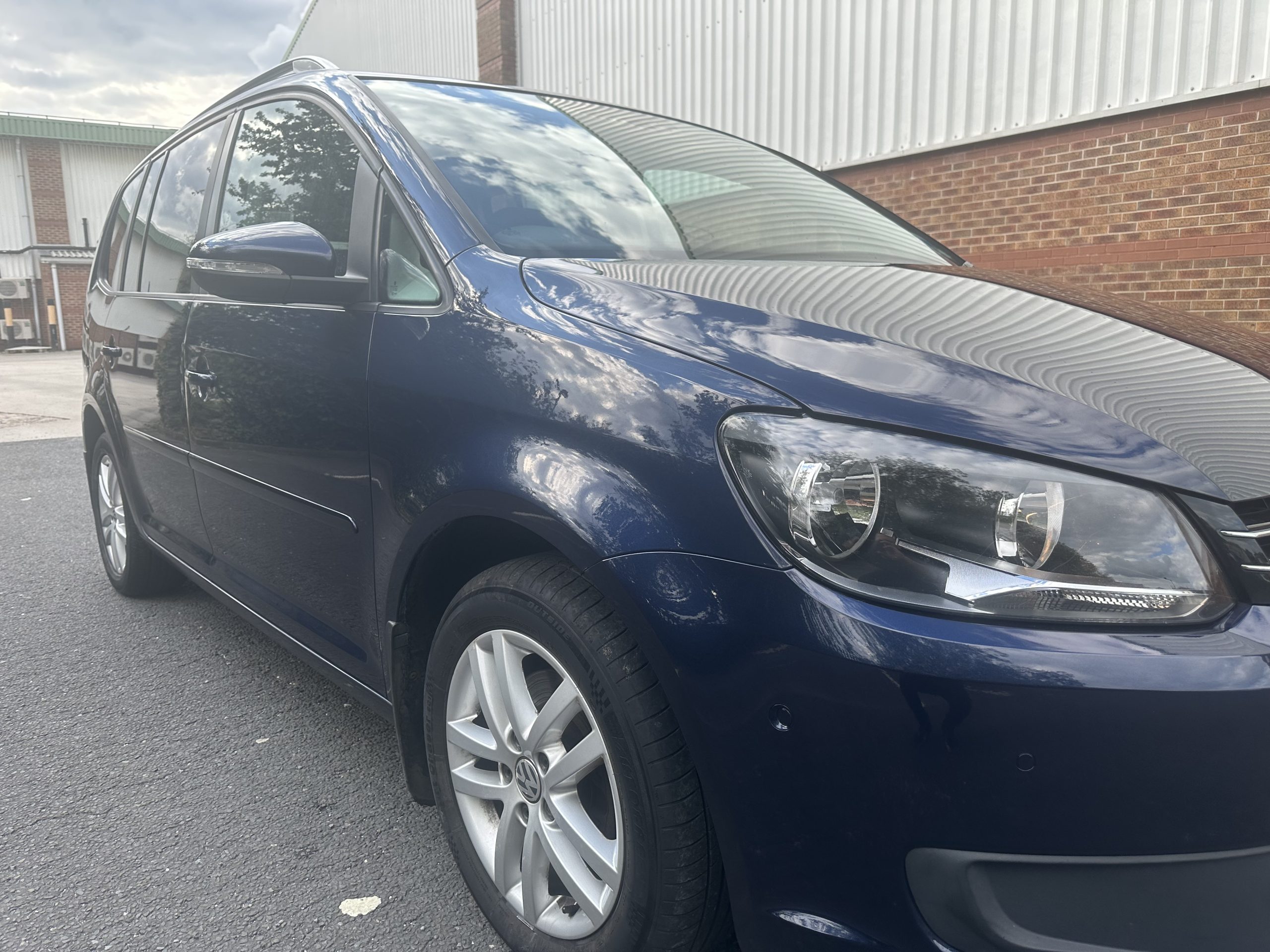 Volkswagen Touran 1.6 TDI BlueMotion Tech SE DSG Euro 5 (s/s) 5dr