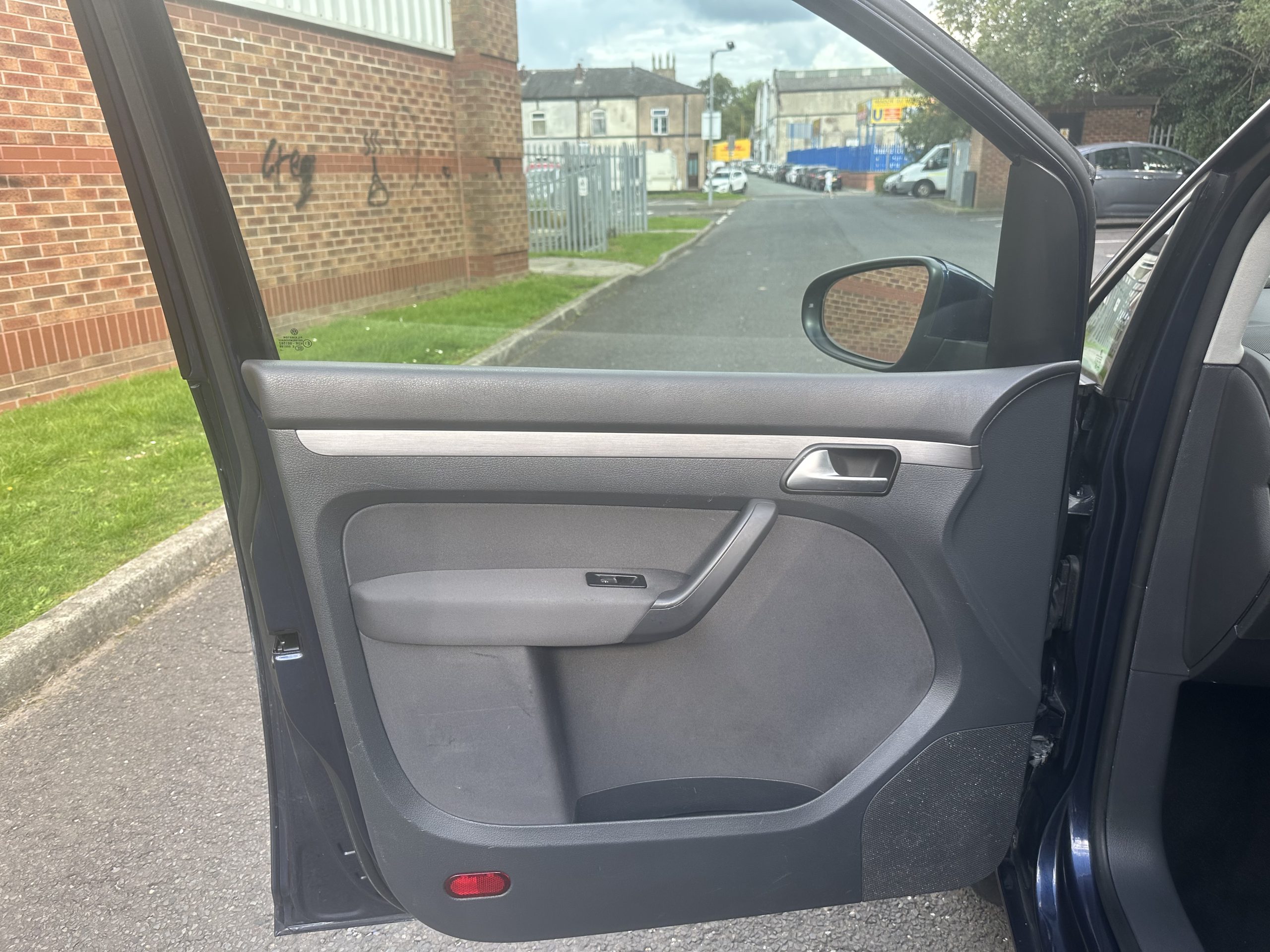 Volkswagen Touran 1.6 TDI BlueMotion Tech SE DSG Euro 5 (s/s) 5dr