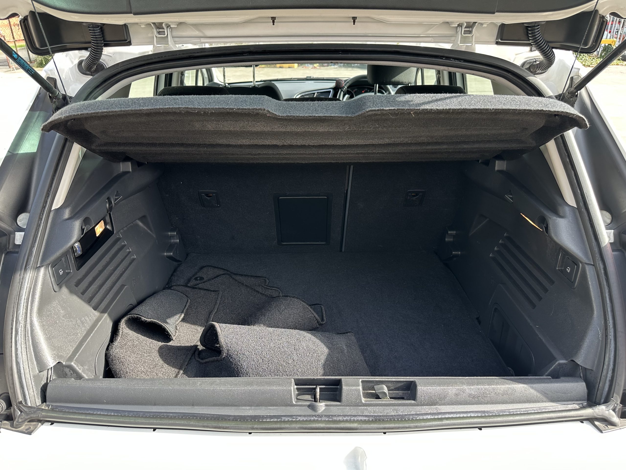 Peugeot 3008 1.6-HDi Active EGC Euro 5 5dr