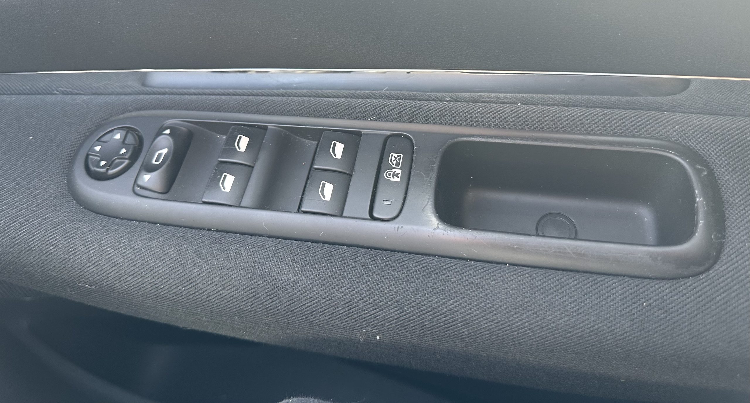 Peugeot 3008 1.6-HDi Active EGC Euro 5 5dr